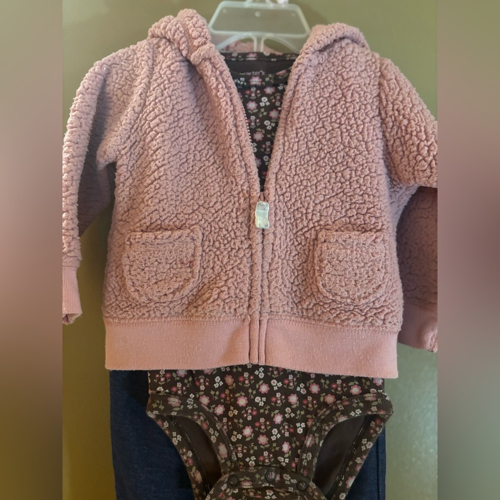 Carter's Pink Sherpa Jacket with Floral Bodysuit Preloved 9 Months - Picture 3 of 8